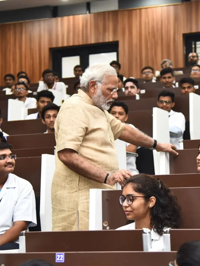 The_Prime_Minister_Shri_Narendra_Modi_interacting_with_the_students_of_GMERS_Medical_College_at_Vadnagar_in_Gujarat_on_October_08_2017